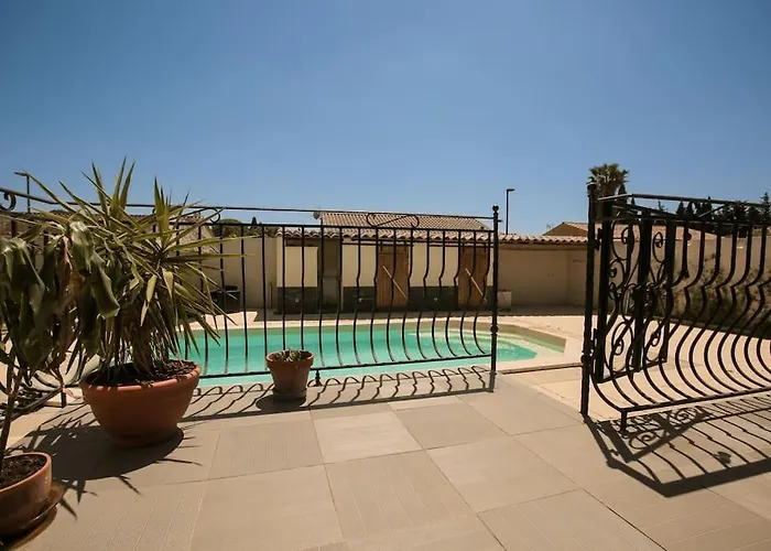 Maison 4 Chambres Avec Piscine